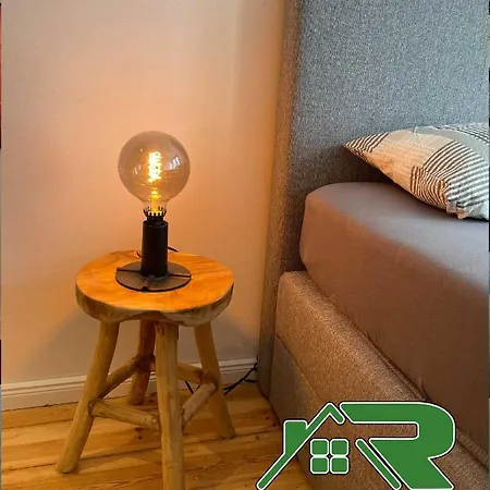 Robert ゲストハウス 4*